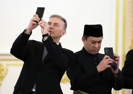 Президент РФ В. Путин принял верительные грамоты у вновь прибывших послов иностранных государств