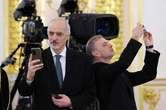 Президент РФ В. Путин принял верительные грамоты у вновь прибывших послов иностранных государств