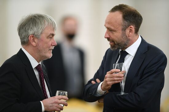 Президент РФ В. Путин принял верительные грамоты у вновь прибывших послов иностранных государств