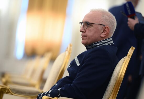 Президент РФ В. Путин принял верительные грамоты у вновь прибывших послов иностранных государств