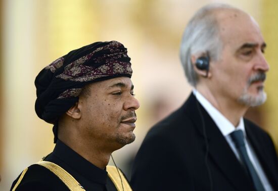 Президент РФ В. Путин принял верительные грамоты у вновь прибывших послов иностранных государств