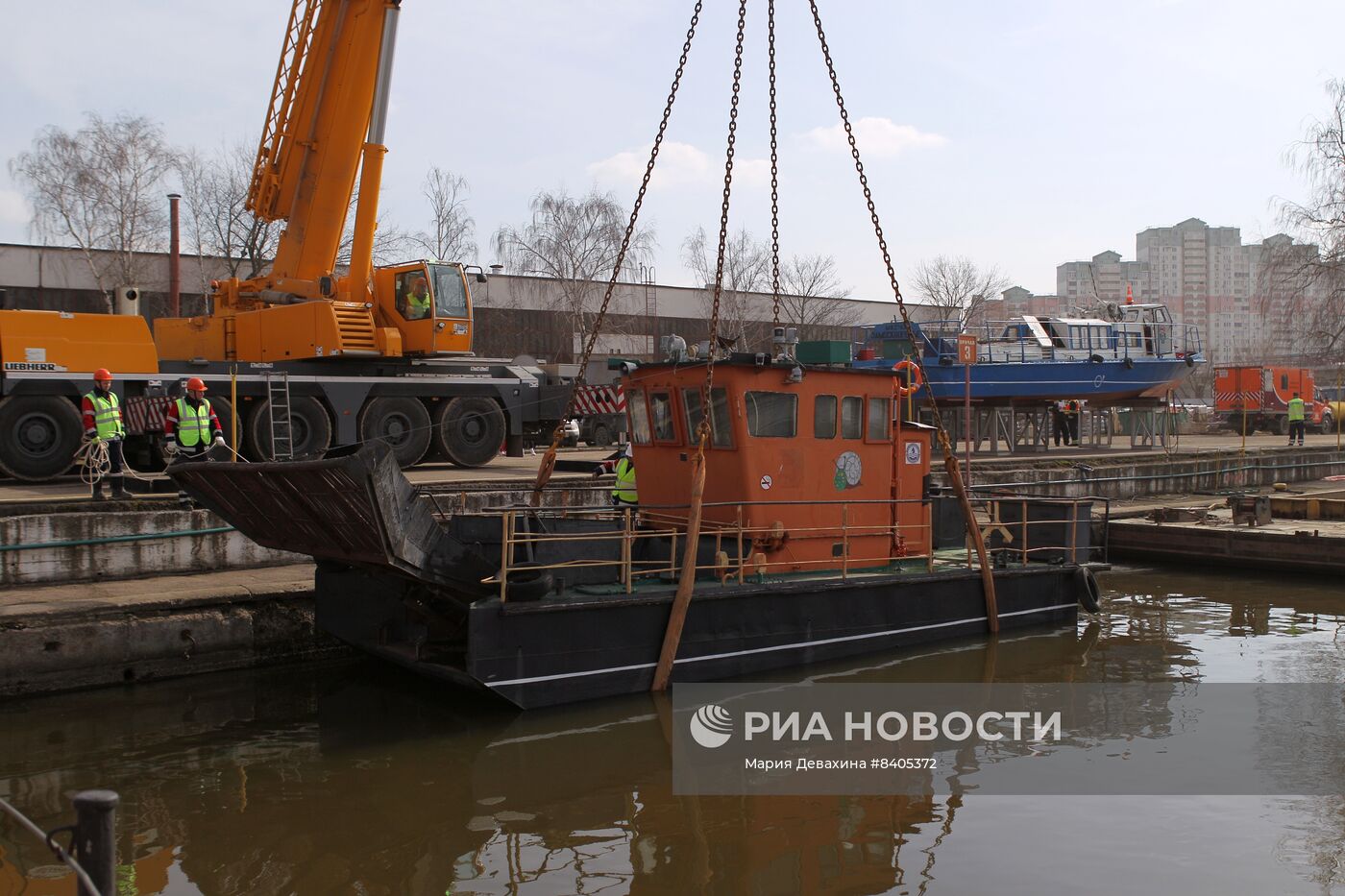 Подготовка коммунального флота Москвы к сезону речной технической навигации