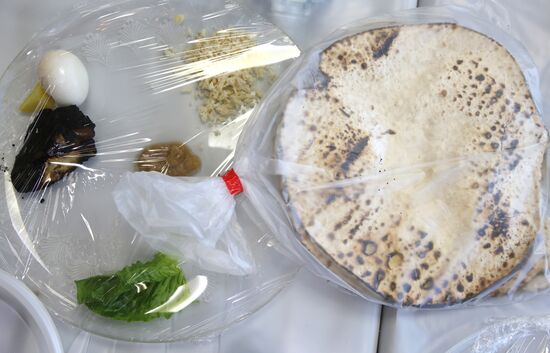 Подготовка к празднику еврейской Пасхи - Песах