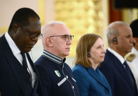 Президент РФ В. Путин принял верительные грамоты у вновь прибывших послов иностранных государств