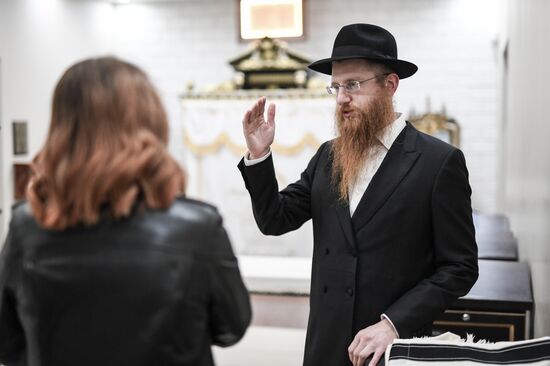 Подготовка к празднику еврейской Пасхи - Песах