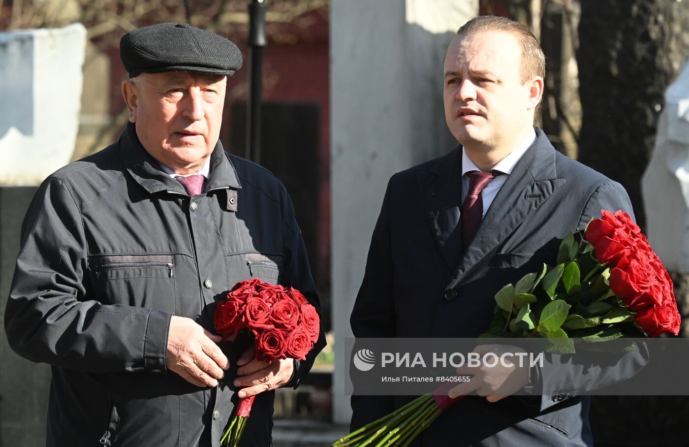 Открытие памятника основателю ЛДПР В. Жириновскому на Новодевичьем кладбище