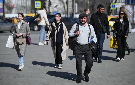 Теплая погода в Москве