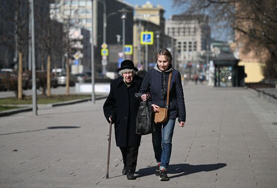 Теплая погода в Москве