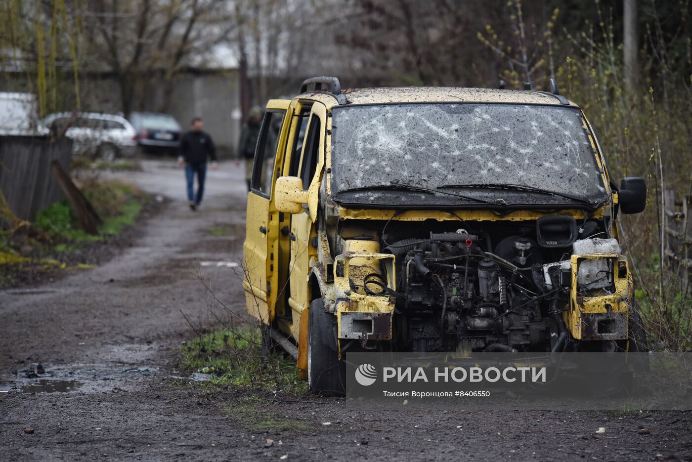 Последствия удара ВСУ по автопарку в Донецке