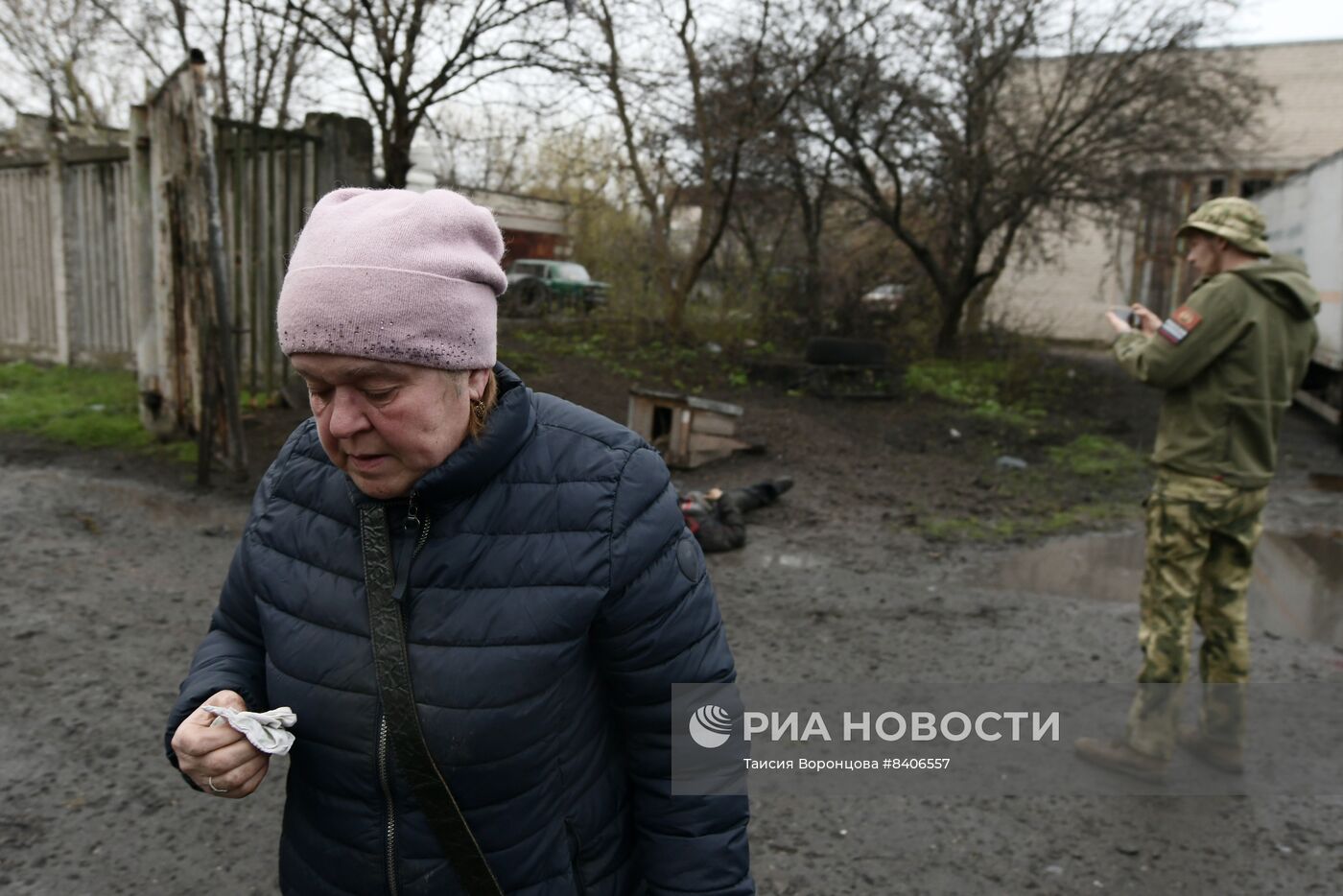 Последствия удара ВСУ по автопарку в Донецке