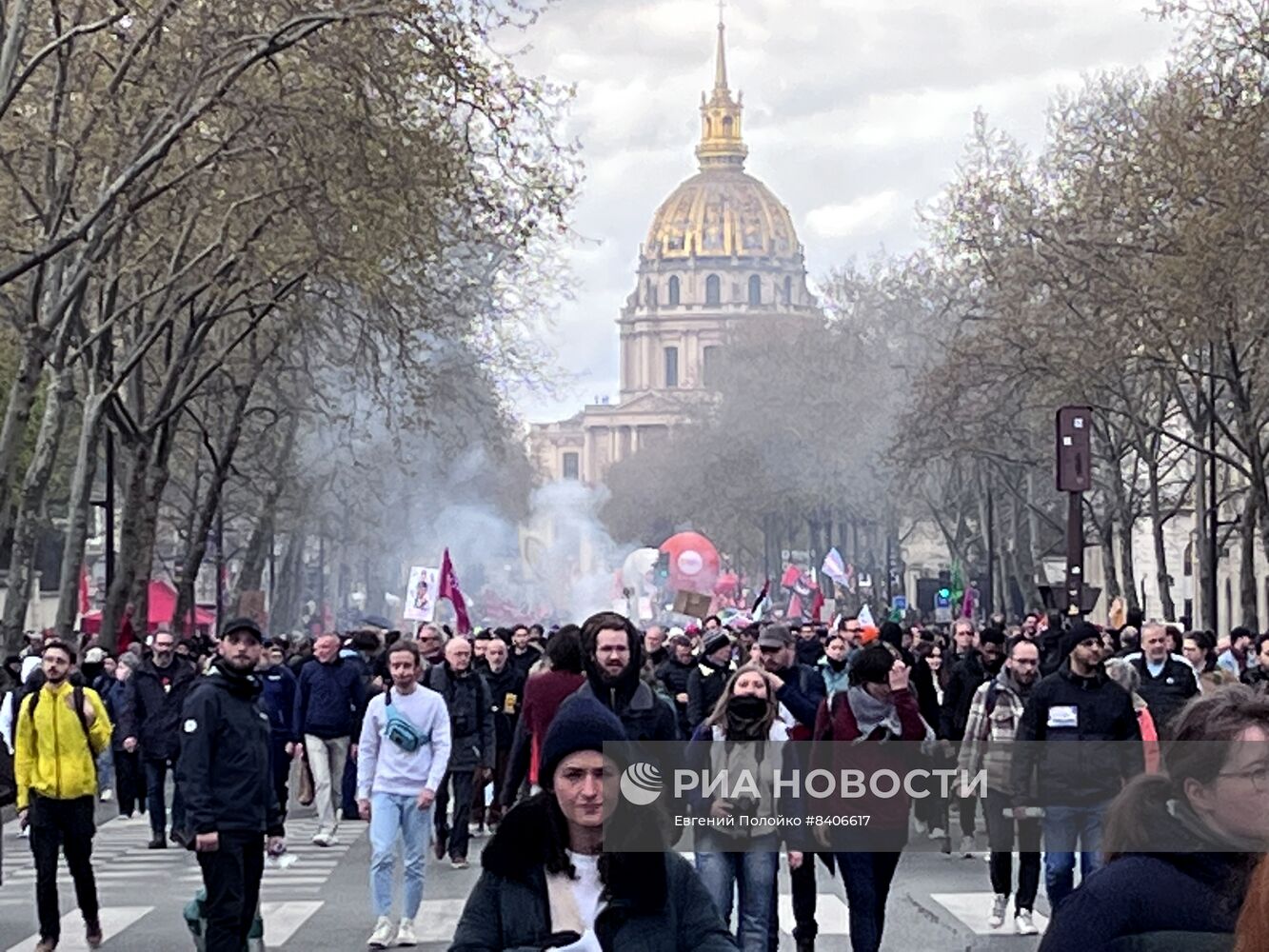 Протесты против пенсионной реформы в Париже