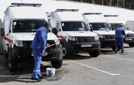 Крым получил 24 машины скорой помощи