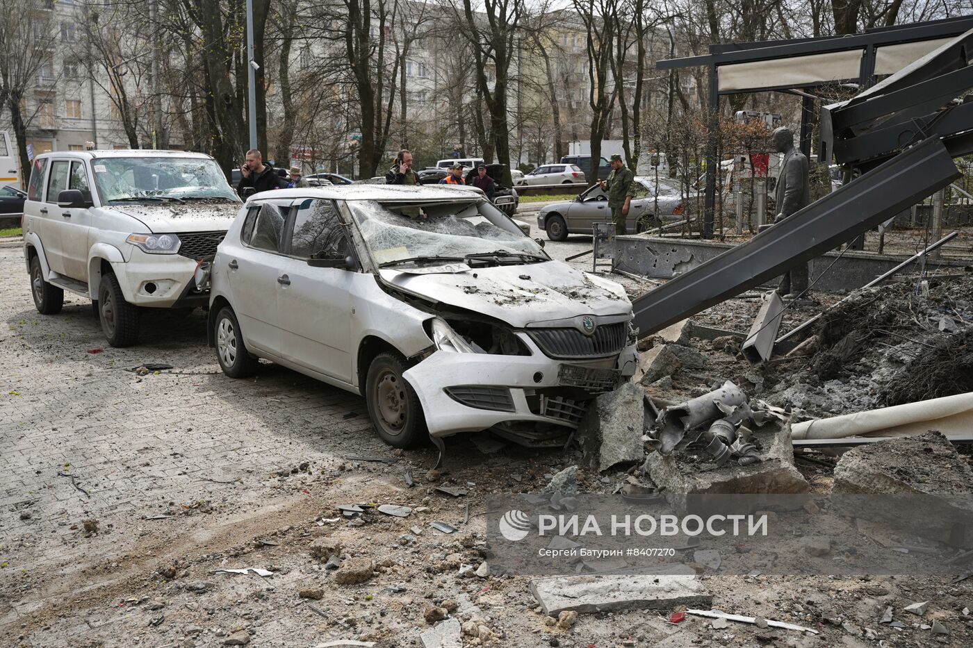 Последствия обстрела рынка в Донецке