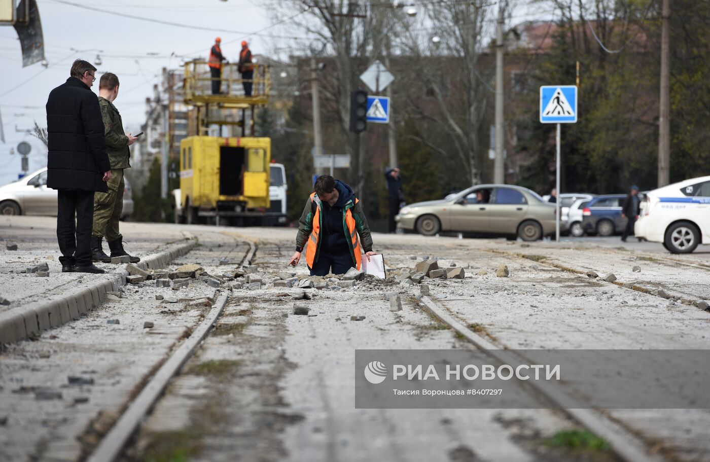 Последствия обстрела рынка в Донецке