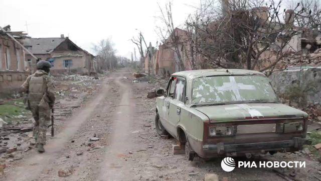 Бойцы "Вагнера" продвигаются из центра Артемовска в западные районы города