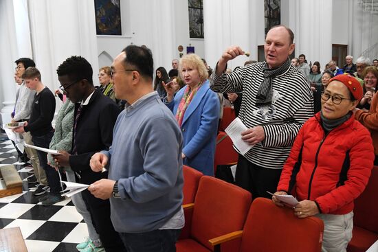 Празднование католической Пасхи в России