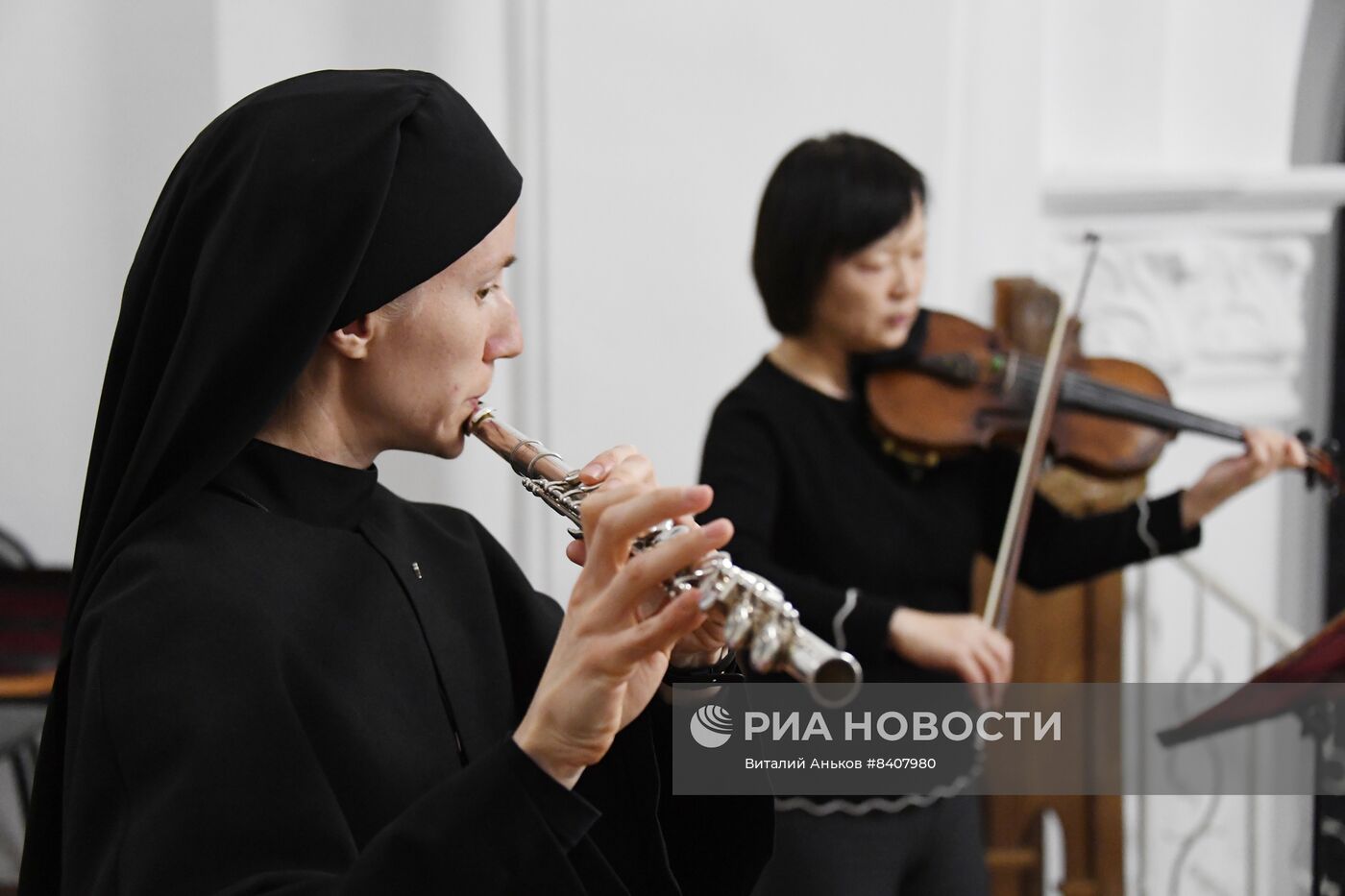 Празднование католической Пасхи в России