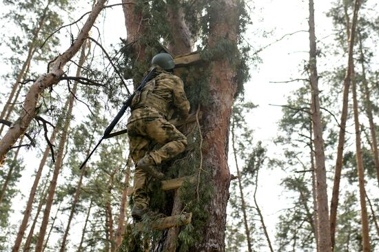 Бойцы спецназа "Ахмат" на кременском участке фронта в Донбассе