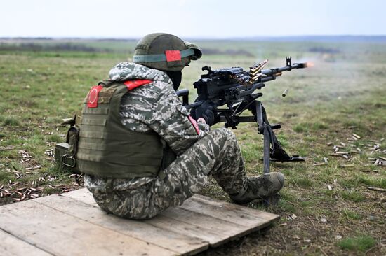 Боевая подготовка подразделений ВДВ на полигоне в зоне СВО