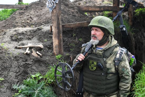 Работы поискового отряда по обнаружению останков в зоне СВО