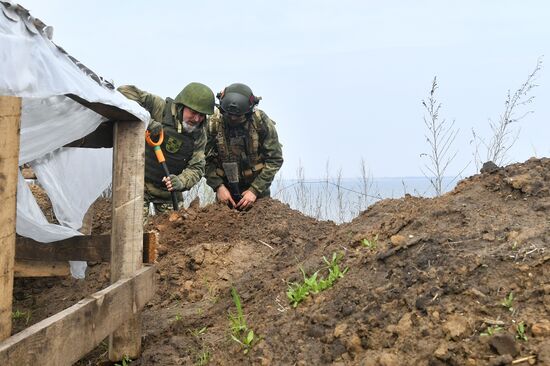 Работы поискового отряда по обнаружению останков в зоне СВО