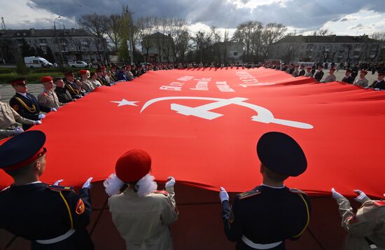 Патриотический митинг в Луганске