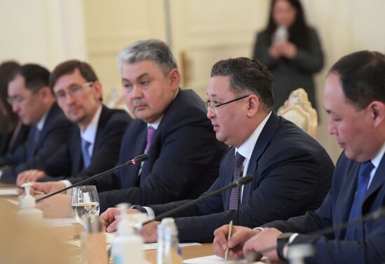 Встреча глав МИД РФ и Казахстана С. Лаврова и М. Нуртлеу