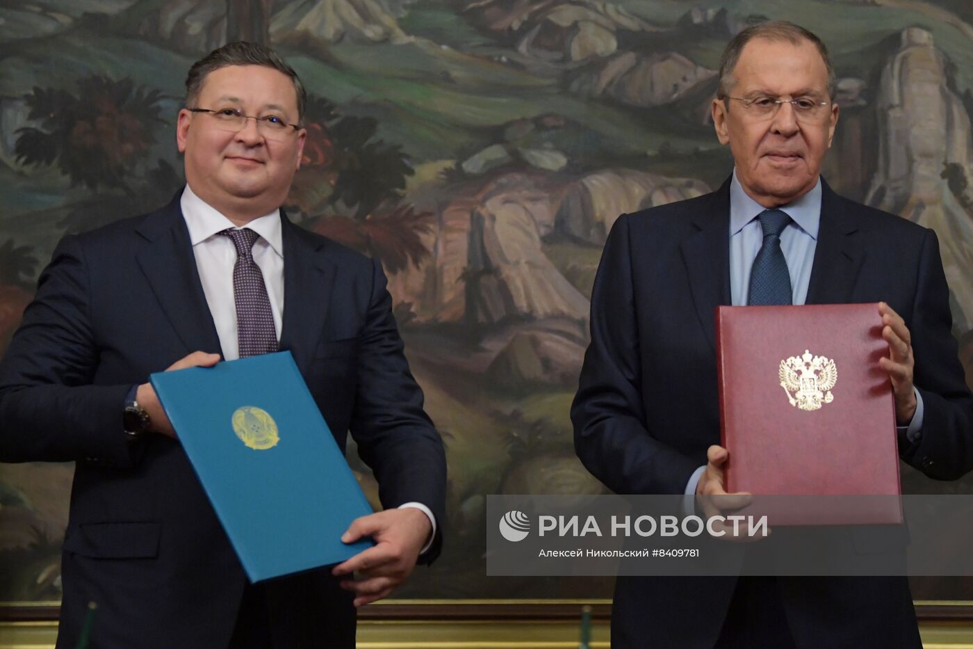 Встреча глав МИД РФ и Казахстана С. Лаврова и М. Нуртлеу