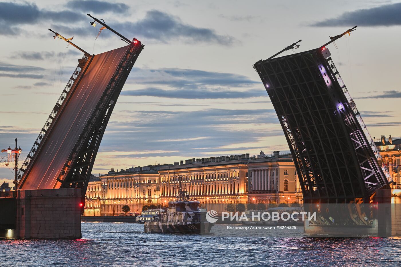 Подъемные мосты Санкт-Петербурга