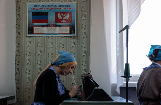 Пошив теплой одежды для военнослужащих в ДНР | РИА Новости Медиабанк