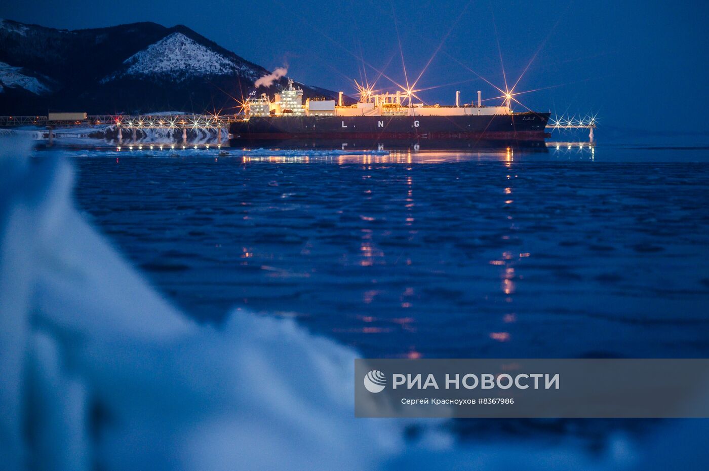 Завод по переработке СПГ на Сахалине | РИА Новости Медиабанк