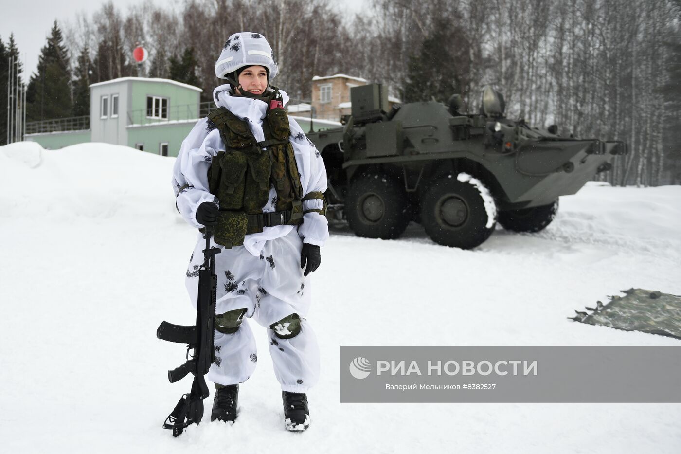 Боевая подготовка девушек-курсантов Академии РХБЗ в Костроме | РИА ...