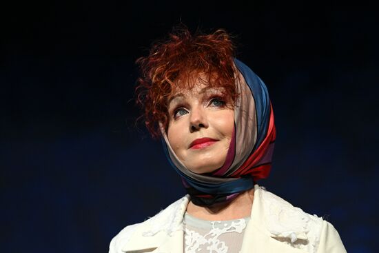 Спектакль "Старомодная комедия" в театре им. Моссовета | РИА Новости ...