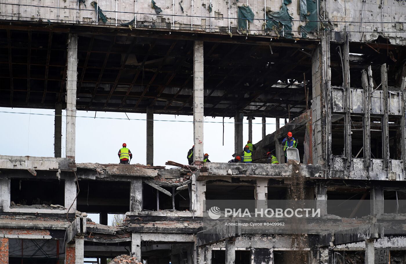 Восстановление железнодорожного вокзала в Мариуполе