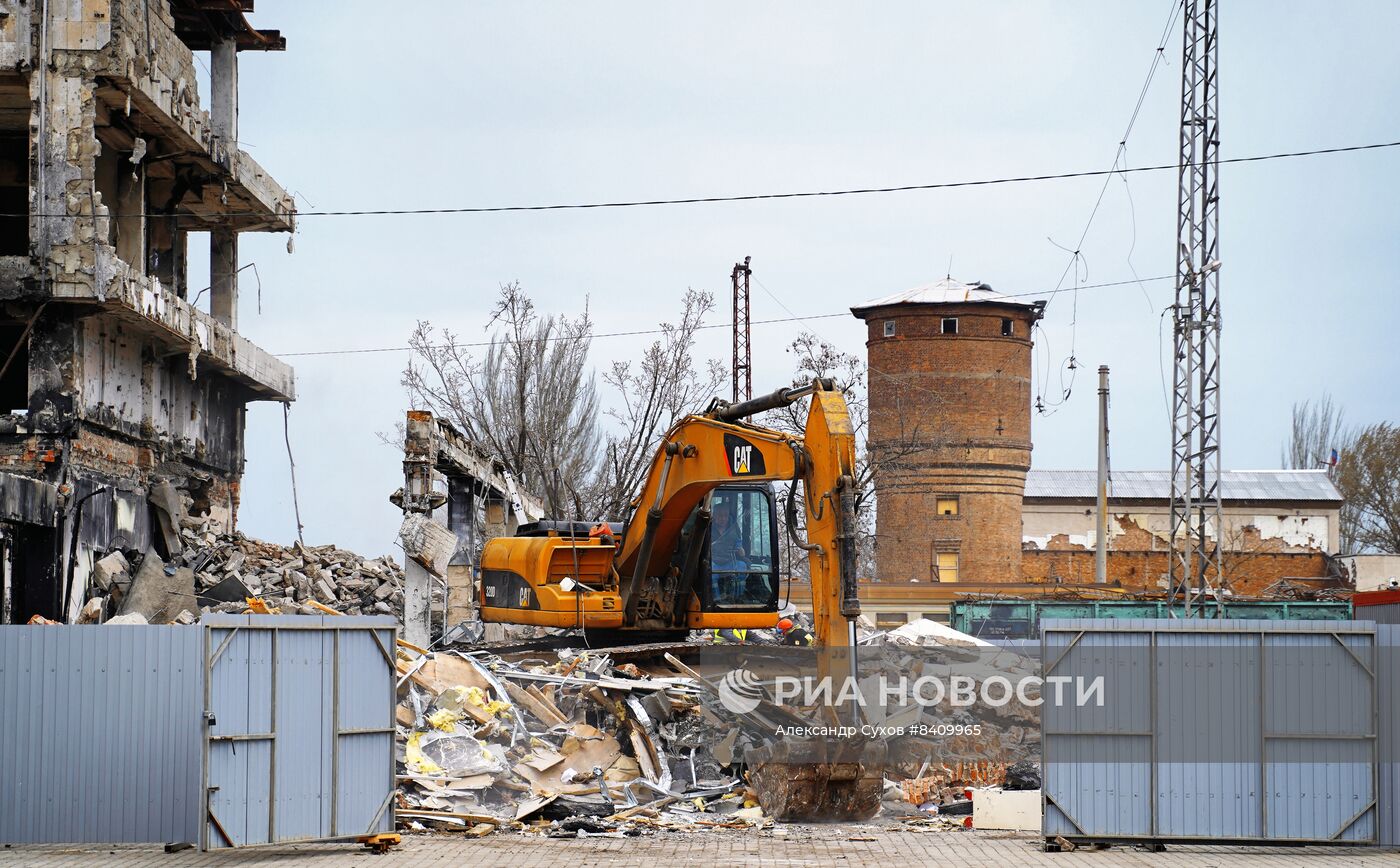 Восстановление железнодорожного вокзала в Мариуполе