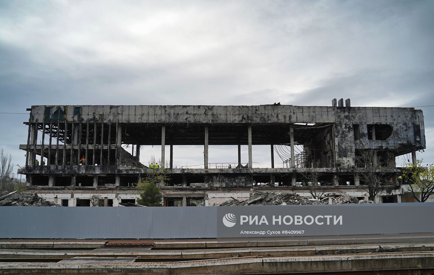 Восстановление железнодорожного вокзала в Мариуполе