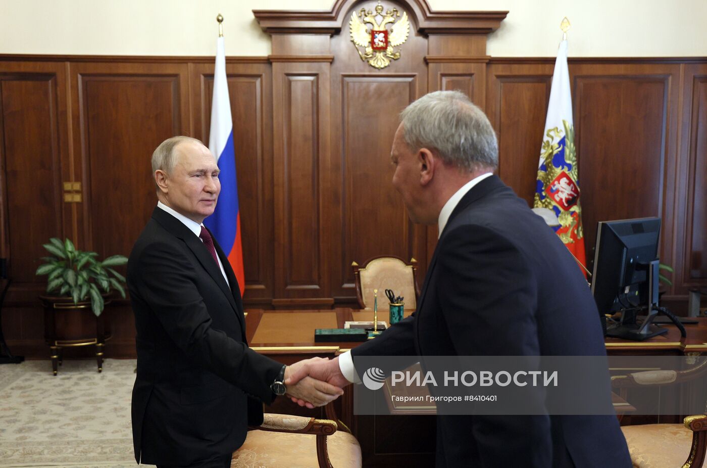 Президент РФ В. Путин встретился с генеральным директором "Роскосмоса" Ю. Борисовым