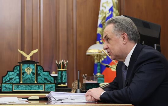Президент РФ В. Путин встретился с главой "ДОМ.РФ" В. Мутко