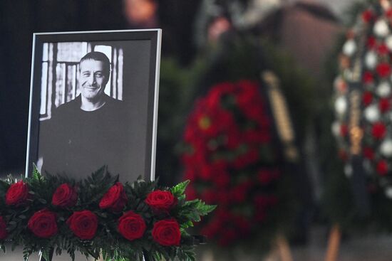 Церемония прощания с писателем Эдуардом Багировым