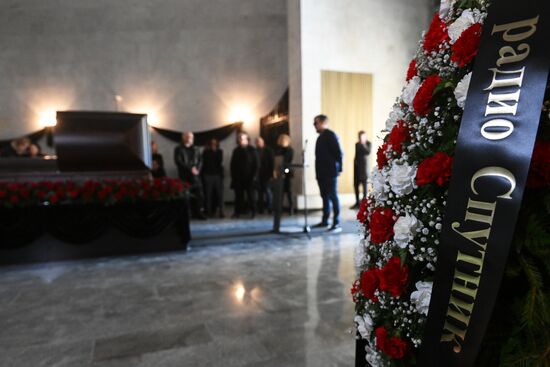 Церемония прощания с писателем Эдуардом Багировым