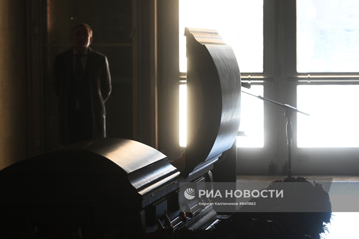 Церемония прощания с писателем Эдуардом Багировым