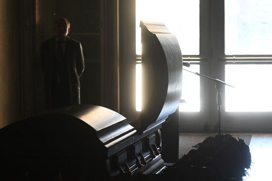 Церемония прощания с писателем Эдуардом Багировым