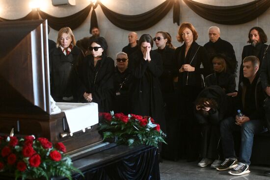 Церемония прощания с писателем Эдуардом Багировым