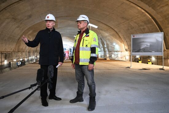 Строительство станции метро "Физтех" в Москве