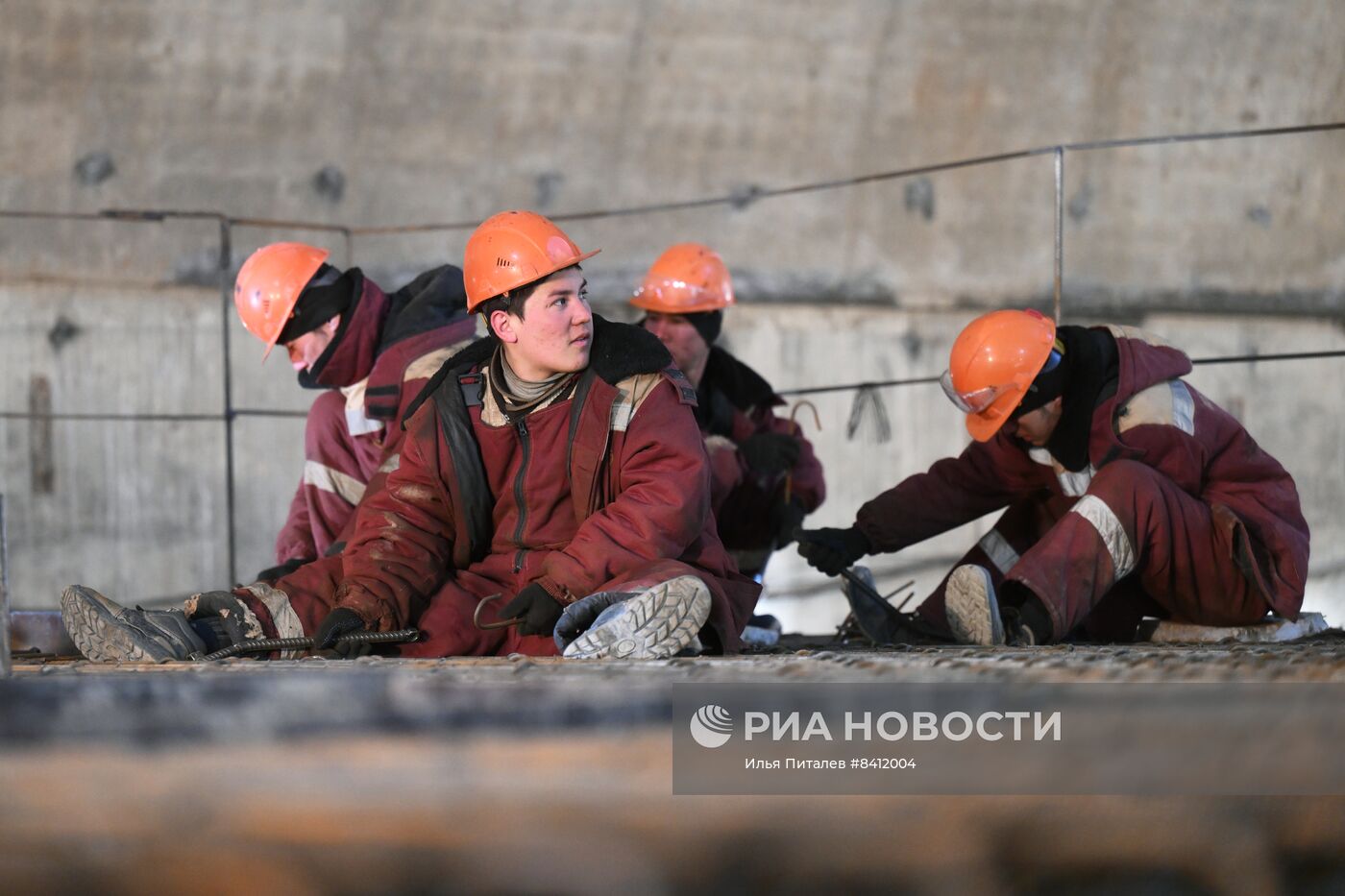 Строительство станции метро "Физтех" в Москве