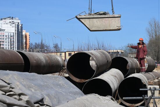 Строительство станции метро "Физтех" в Москве