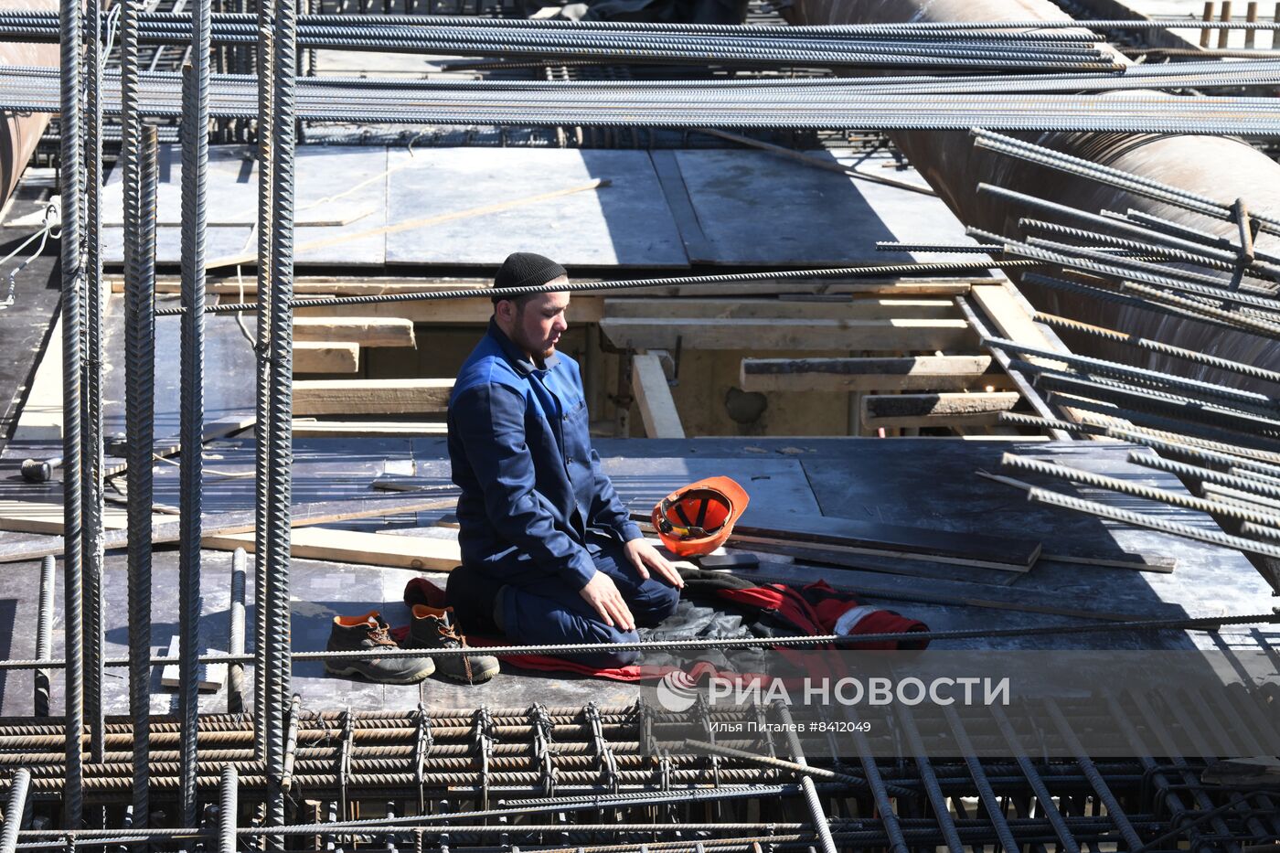 Строительство станции метро "Физтех" в Москве