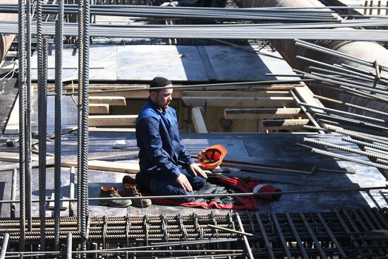 Строительство станции метро "Физтех" в Москве