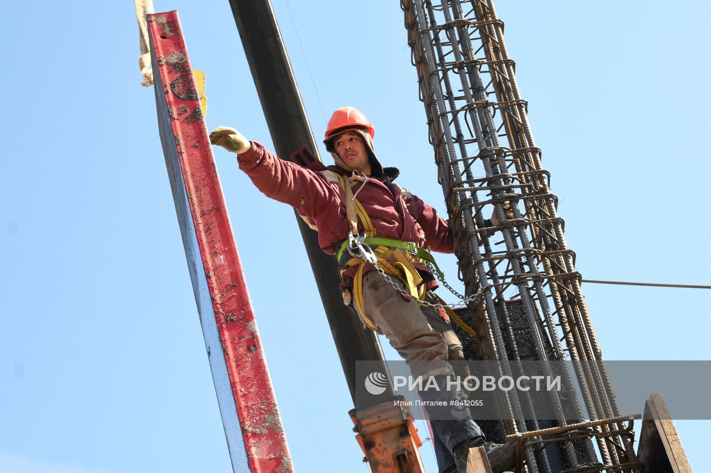 Строительство станции метро "Физтех" в Москве