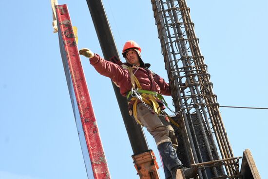 Строительство станции метро "Физтех" в Москве